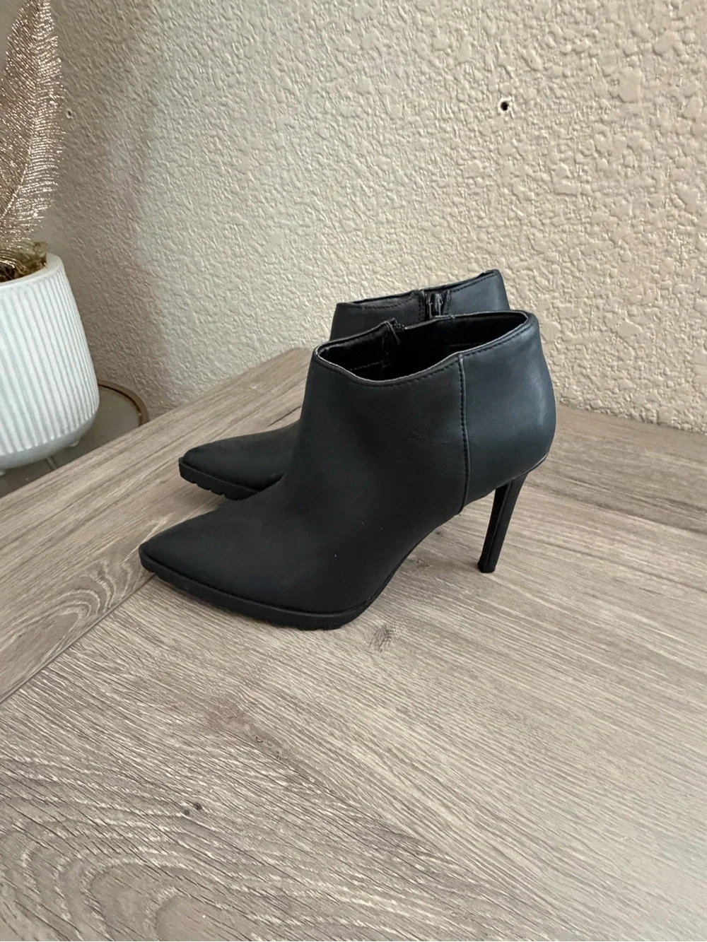 Women's Black Pointed-Toe Ankle Booties